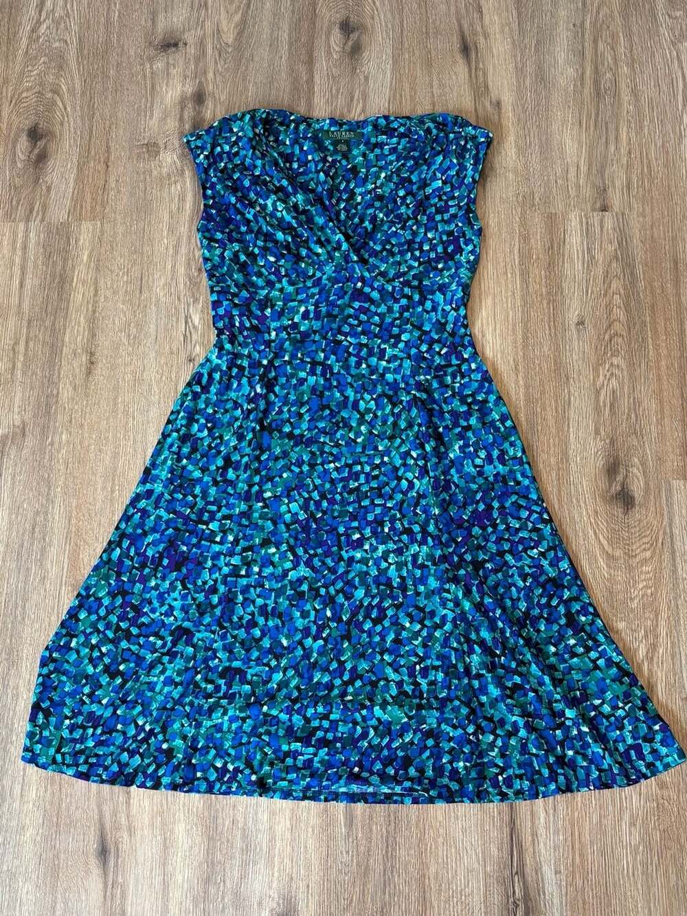 Ralph Lauren V-Neck Cap Sleeve Fit & Flare Blue & Aqua Knit Jersey Dress Size 6